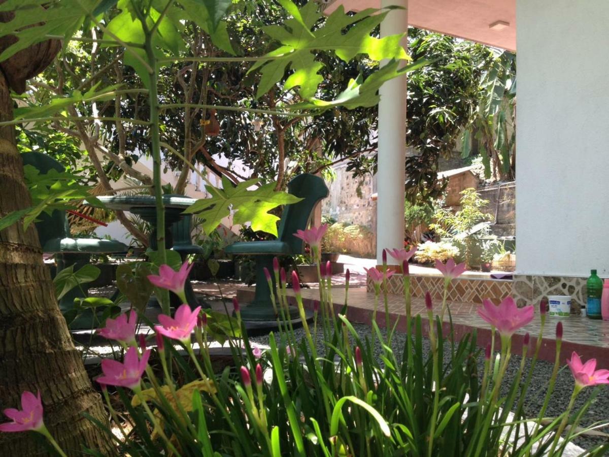 Happy Villa Hikkaduwa Exterior photo