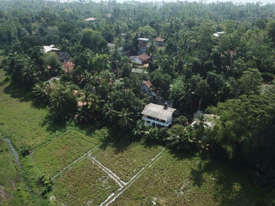 Happy Villa Hikkaduwa Exterior photo