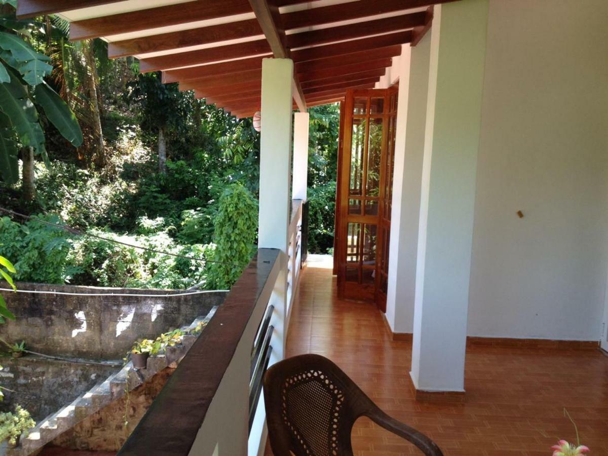 Happy Villa Hikkaduwa Exterior photo