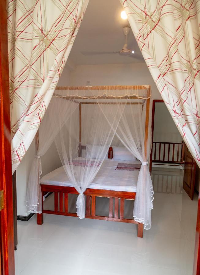 Happy Villa Hikkaduwa Exterior photo